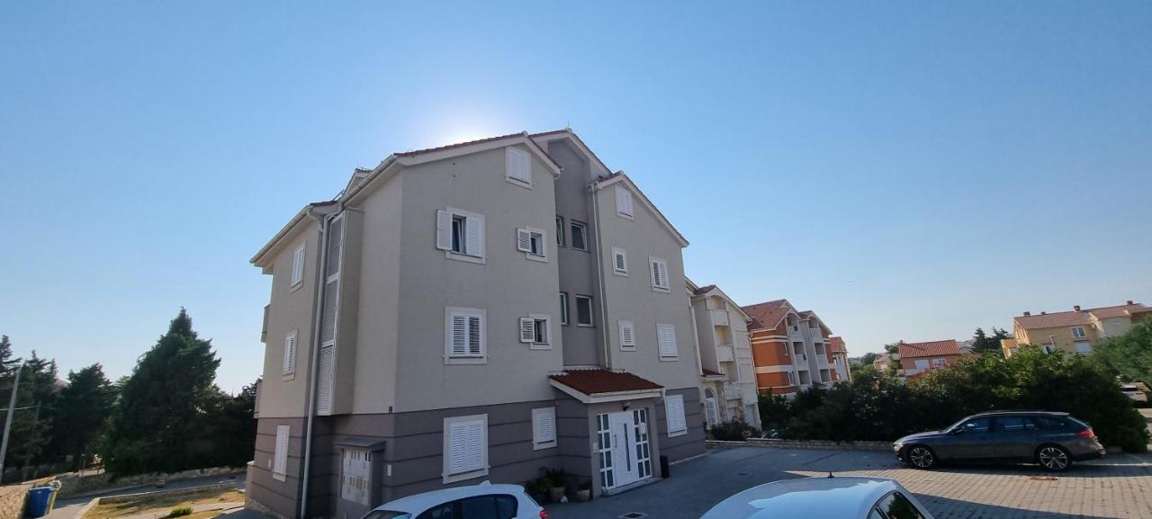 Florena Novalja Exterior photo